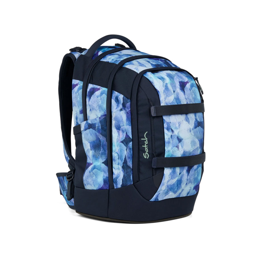 satch_pack_blurry-sky